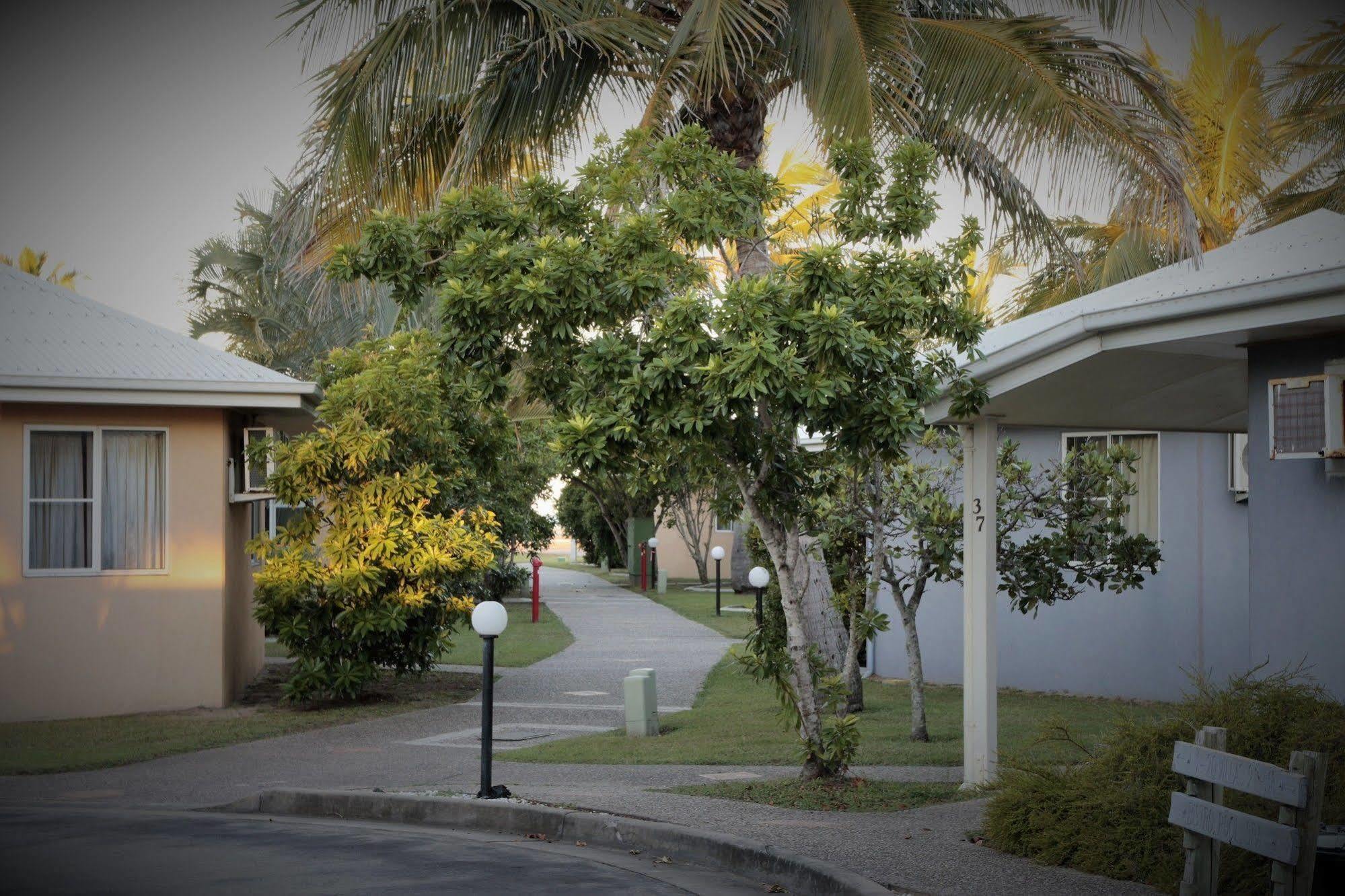 Illawong Beach Resort Mackay Extérieur photo